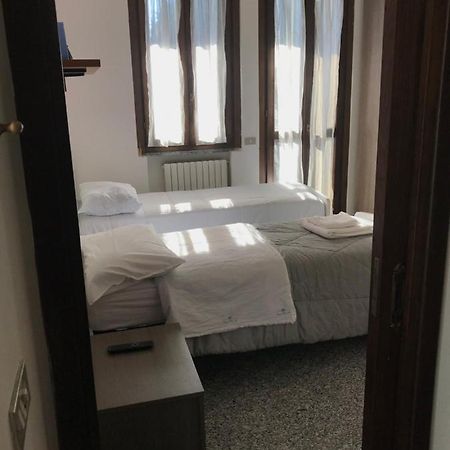 Camera Con Bagno Mirjana Cislago ภายนอก รูปภาพ