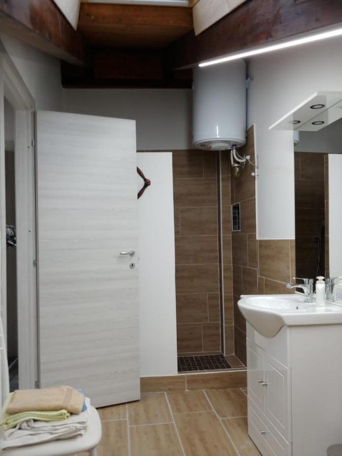 Camera Con Bagno Mirjana Cislago ภายนอก รูปภาพ